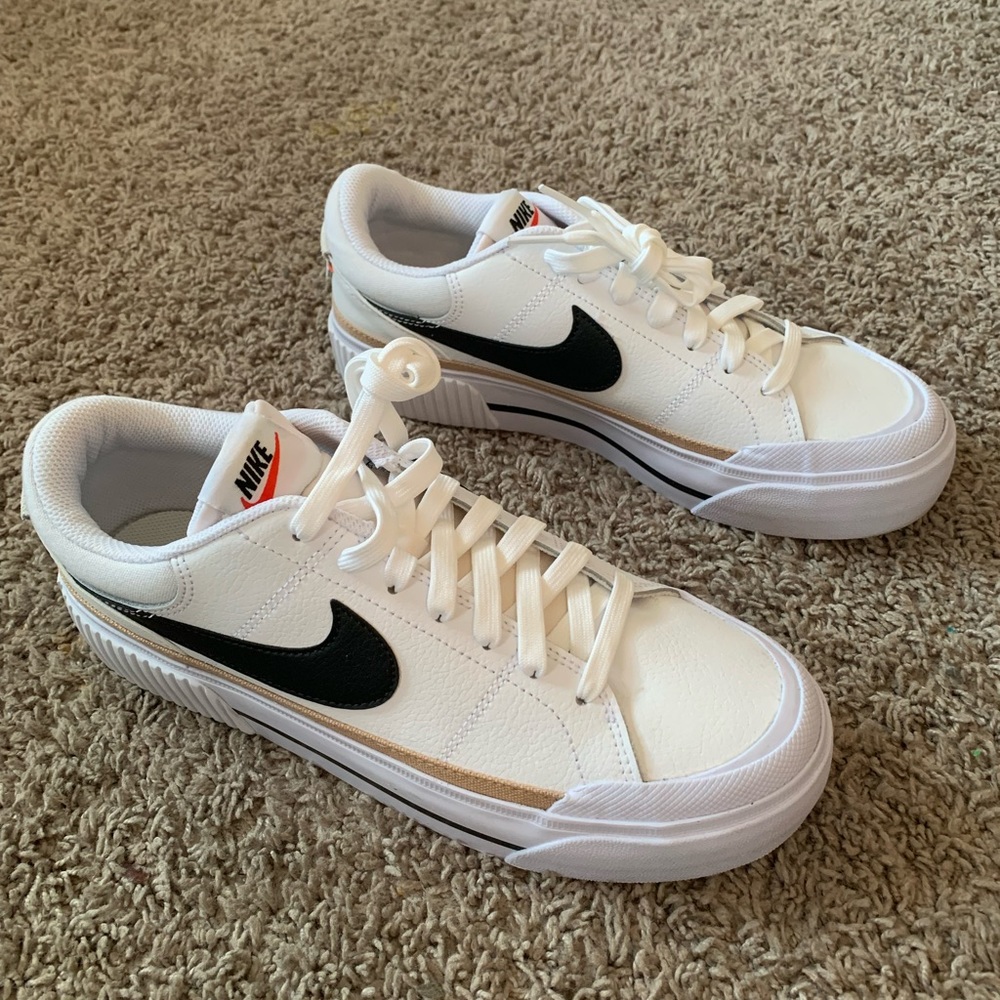 Nike Legacy Lift Size 9